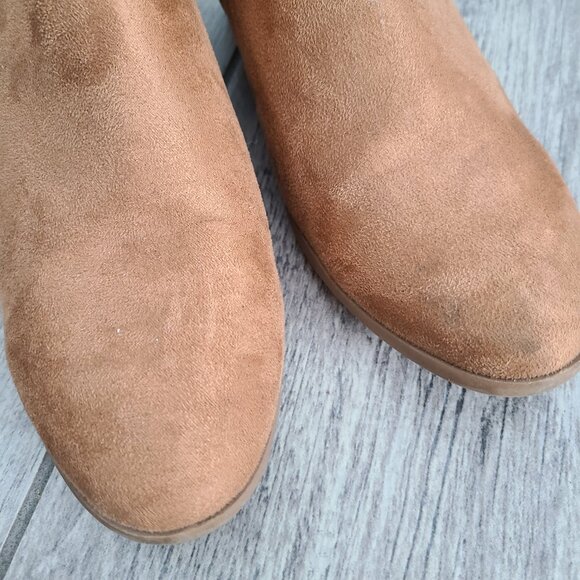 Soda women's brown suede ankle booties size 7 - Picture 8 of 13